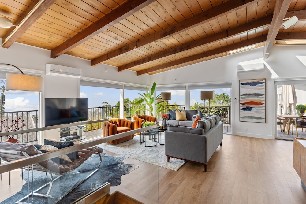 Serene Oceanview Escape With Expansive Deck 3 Bedroom Home