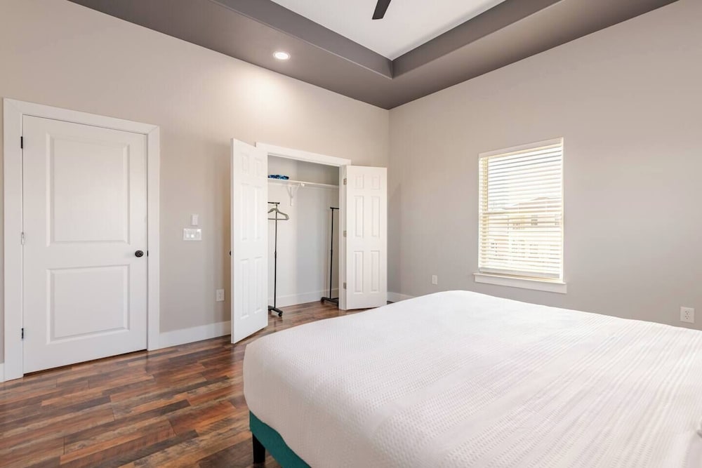 Luxury 3Story Private Pool 8BR Retreat