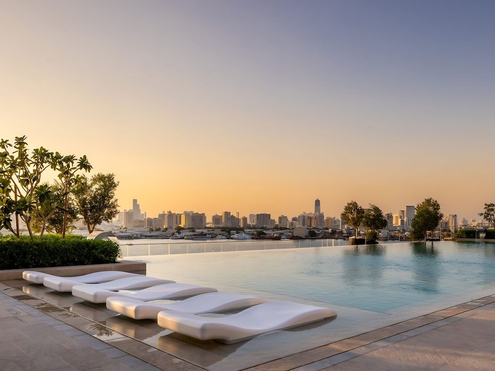 High Floor Stylish 1BR Address Harbour