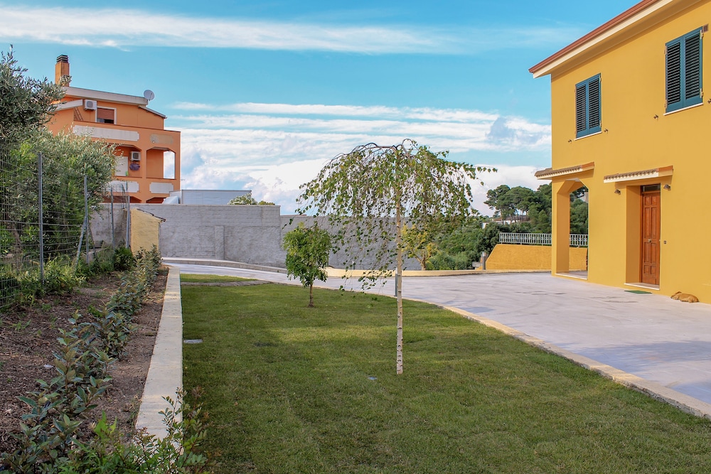Villa Malvasio Pool and Jacuzzi Room Sassari