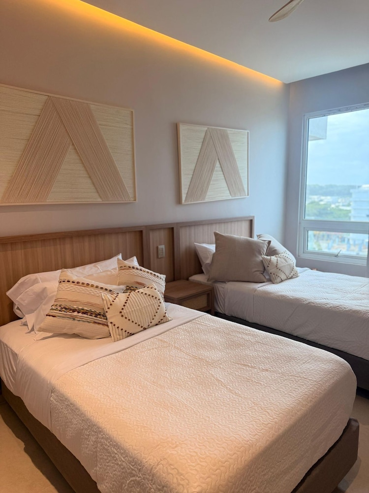 Apartamento Adalmar 804 con vista al mar