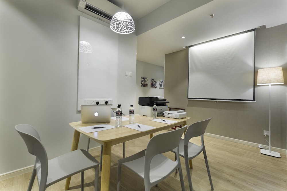 The Granite Luxury Hotel Penang 36