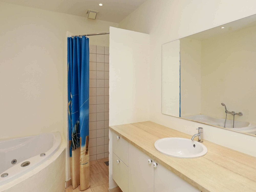Comfortable Holiday Home in Jutland with Hot Tub view 4
