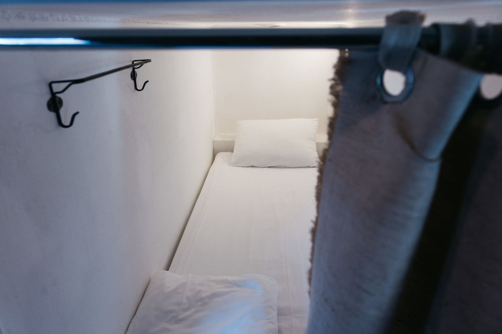 Keds Hostel & Coffee house