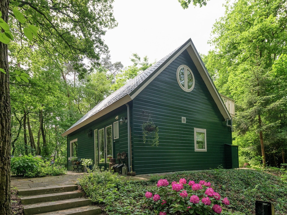 Cozy Countryside Escape in Dalfsen