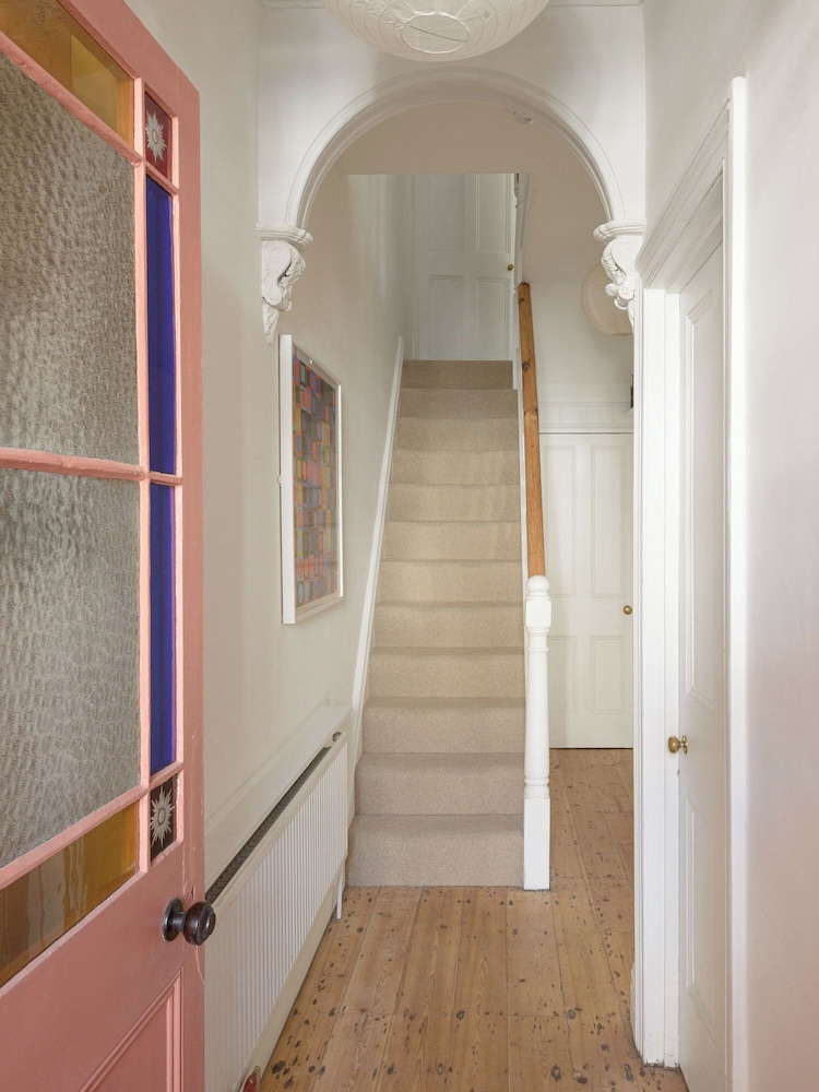 Beautiful 3 Bedroom Home in Bristol