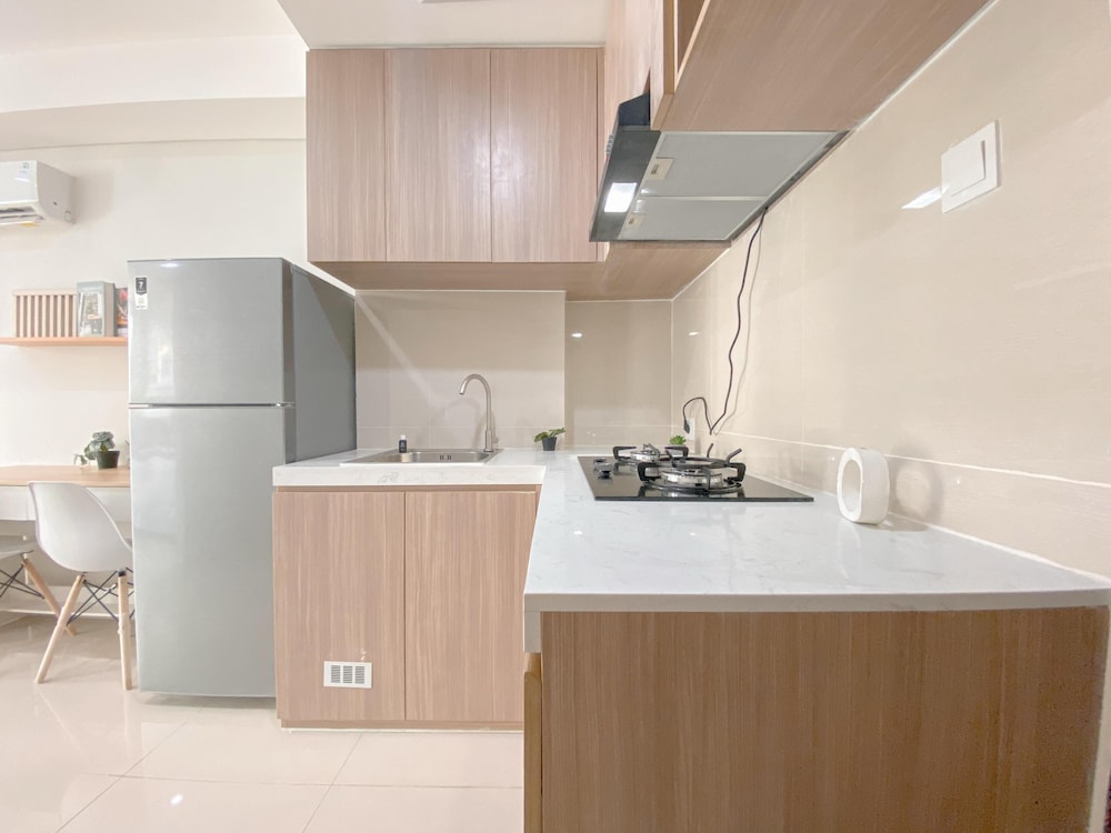 Fully Furnished and Cozy Studio Daan Mogot City Apartment