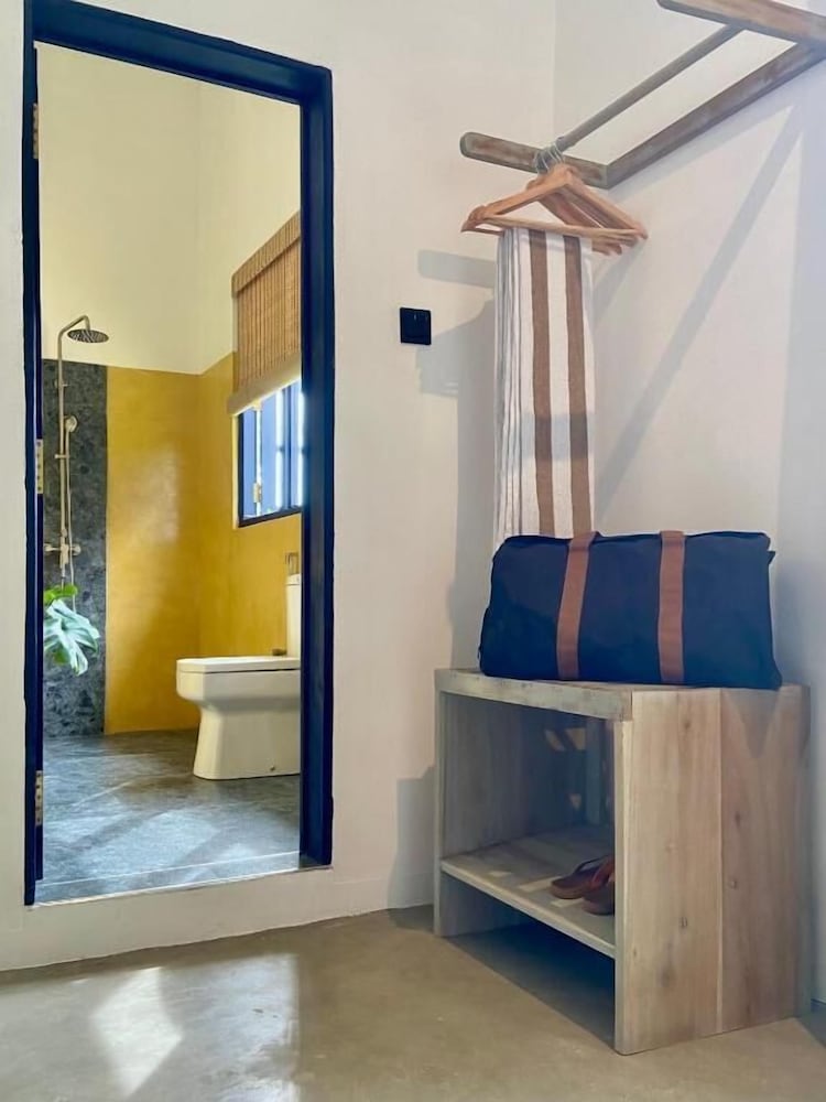 Beachside Stay Steps from Mawella Beach