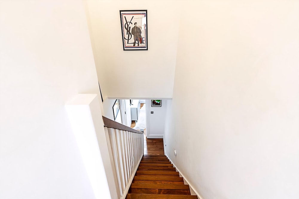 Modern & Airy 2-bed Gem in Trendy Stoke Newington