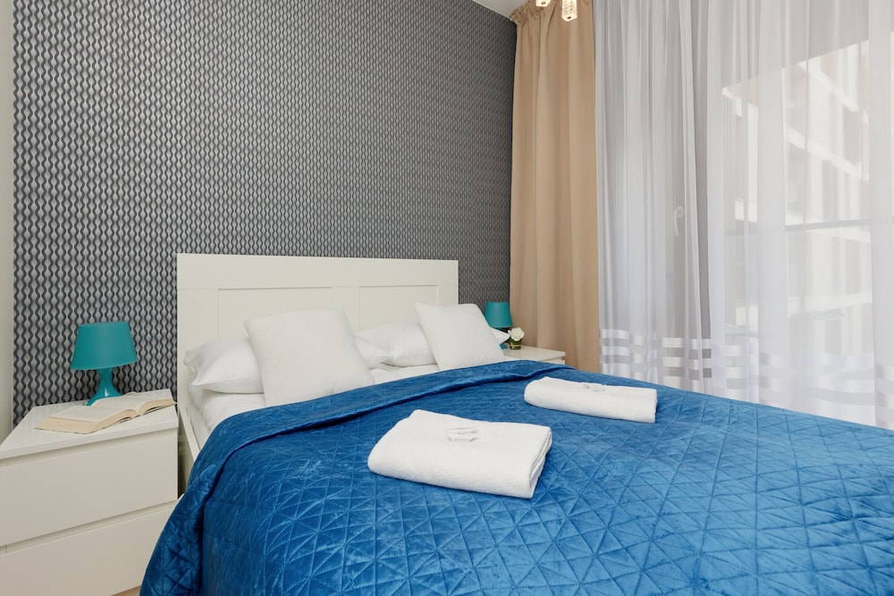Kolejowa Cozy Apartment by Renters view 3