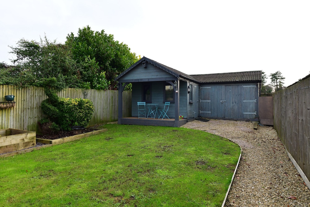 2Bd Garden Home - A Short Walk To Stonehenge
