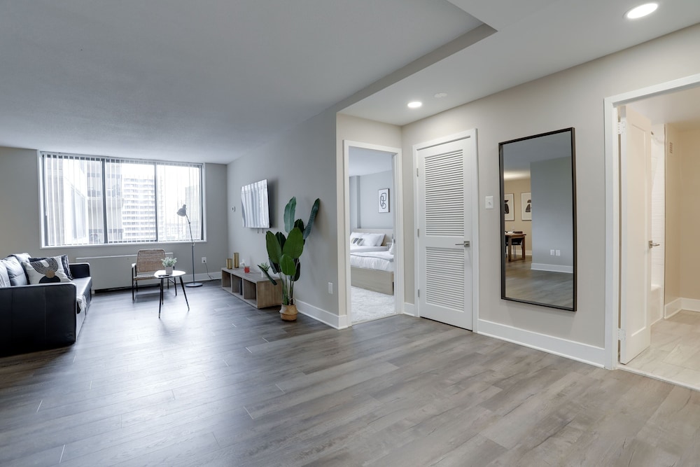 Crystal City Apt for Business Travelers