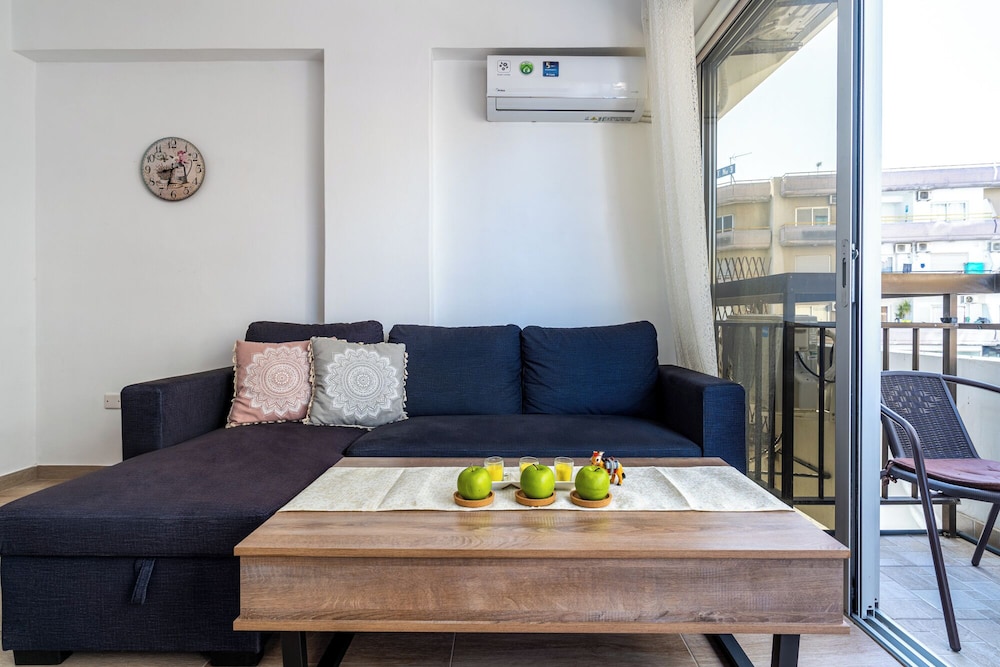 Berries 1-BR Apt in Larnaca