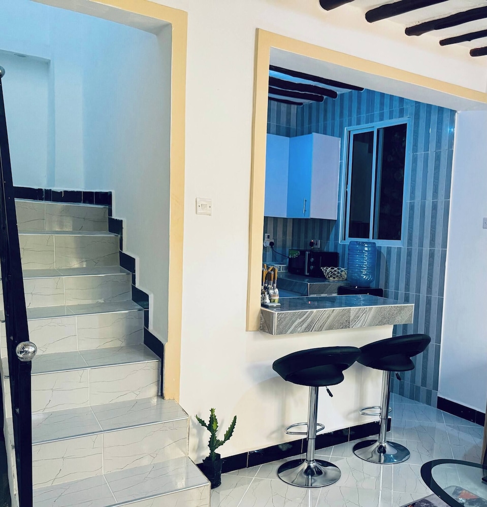 Stunning 2 Bedroom Apartment in Diani, Kenya - Perfect Beach Getaway