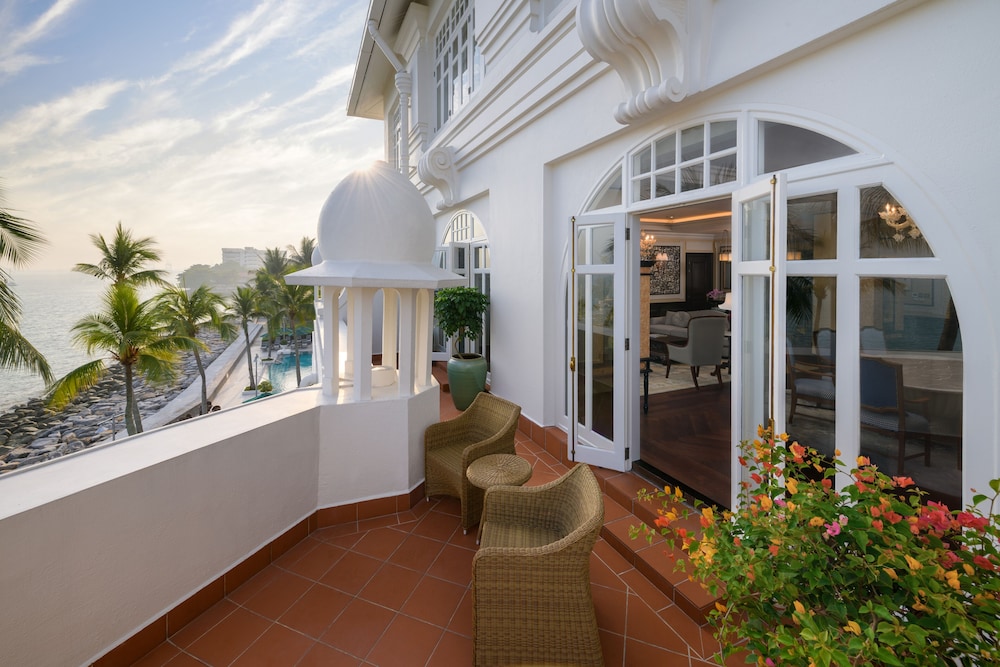 Eastern & Oriental Hotel 36
