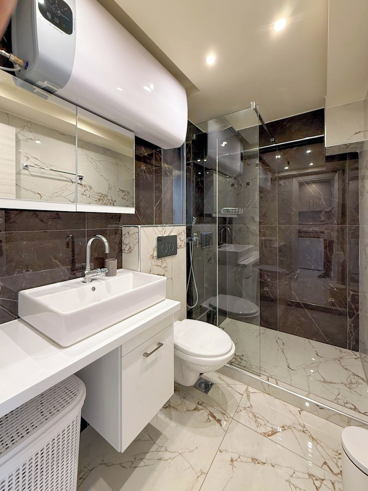 Blue Star Suites by SDR