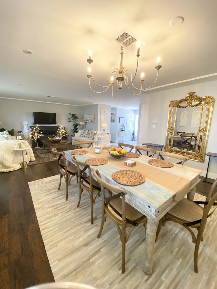 Uptown French Haven 3 Bedroom Residence