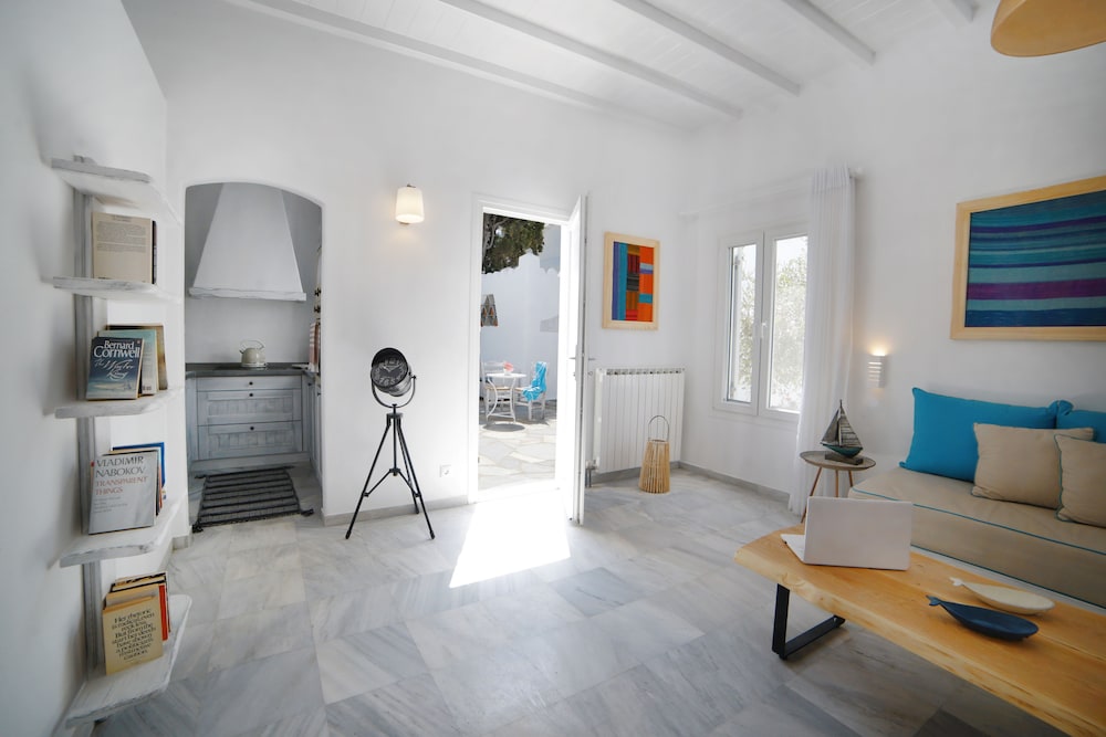 Mykonos Town Suites