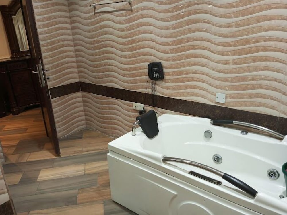 Photo 16