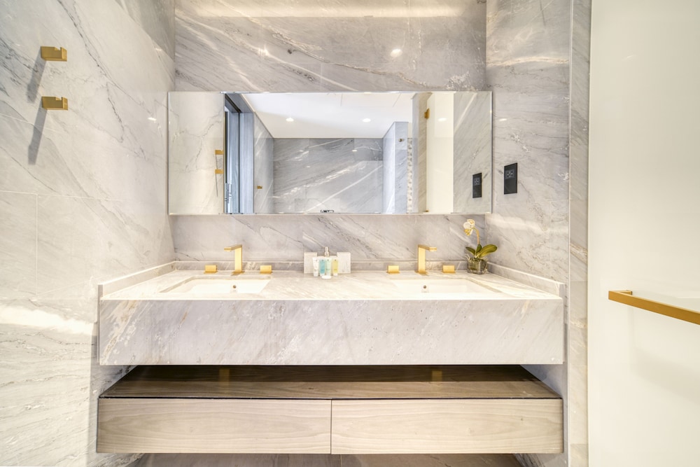 Five Palm Jumeirah Residences -Mint Stay