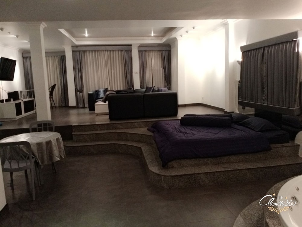 115sqm Studio Type Jacucci - Apartment 301