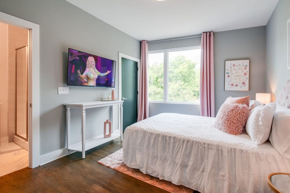 Going Fast Dollys Dream 12 Beds