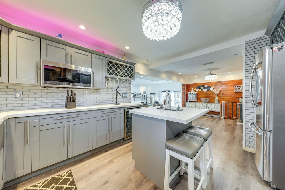 Private Oasis in West Park Near the Beach!