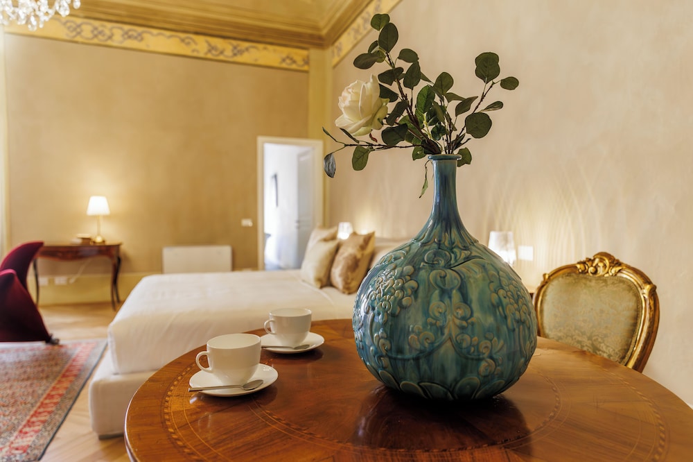 PALAZZO DELLA BIANCA- Royal Experience