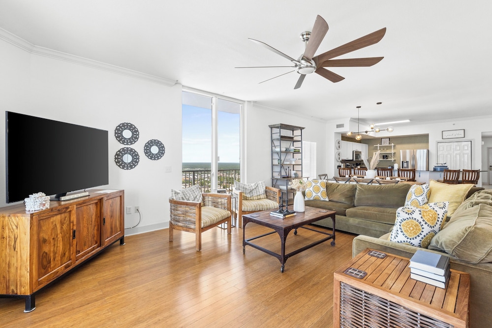 Tidewater by Book That Condo
