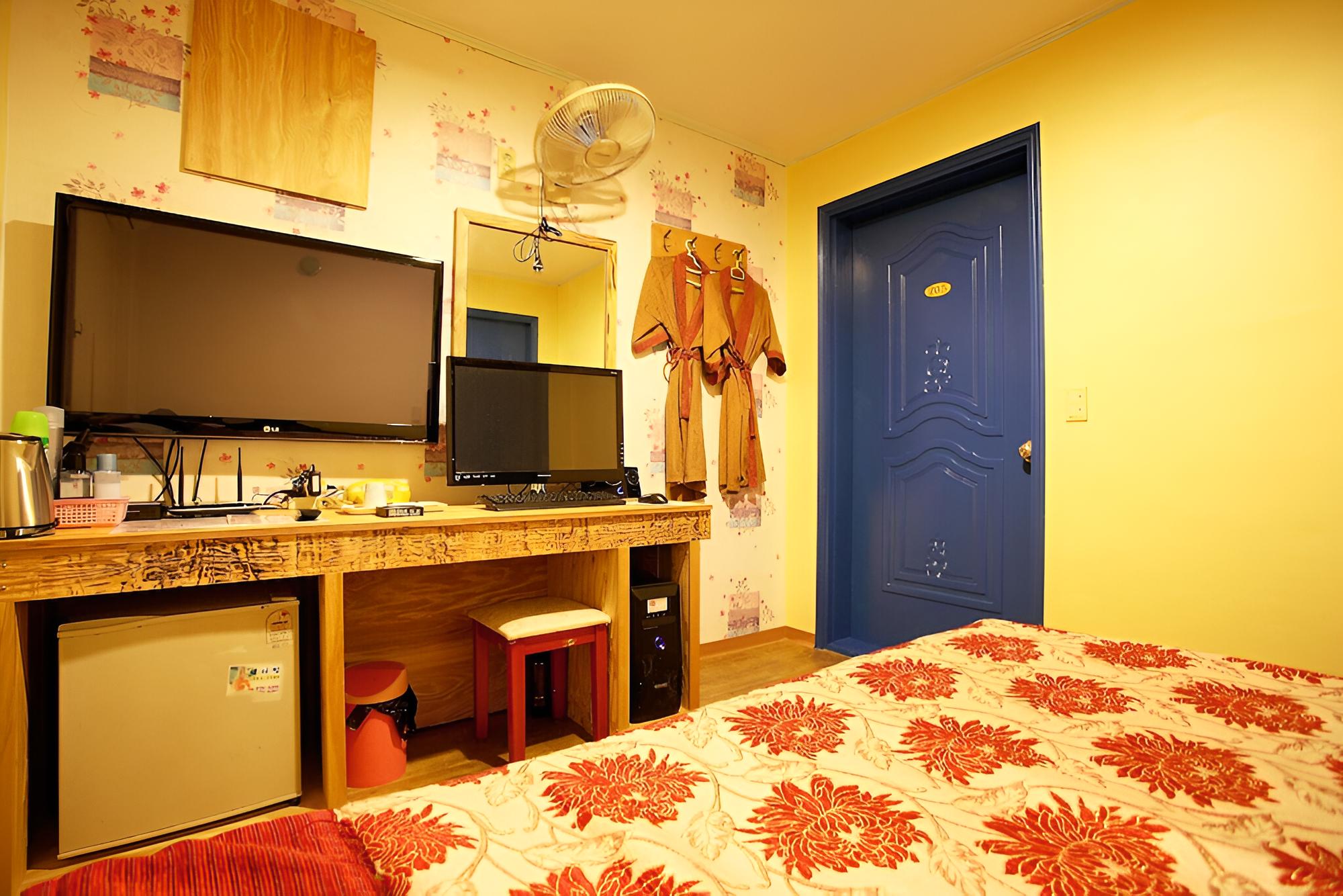 Photo 12