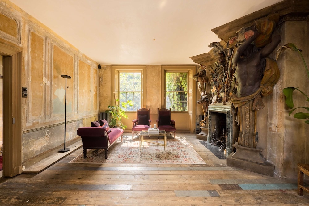 Extraordinary Grade Ii-listed Early Georgian Home
