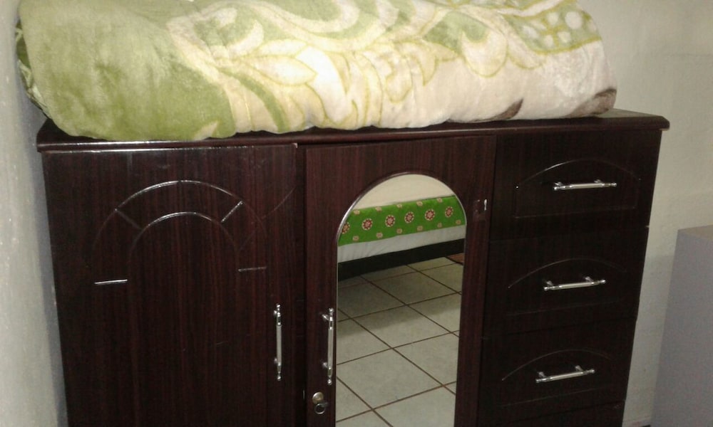 Kazungula Guest House