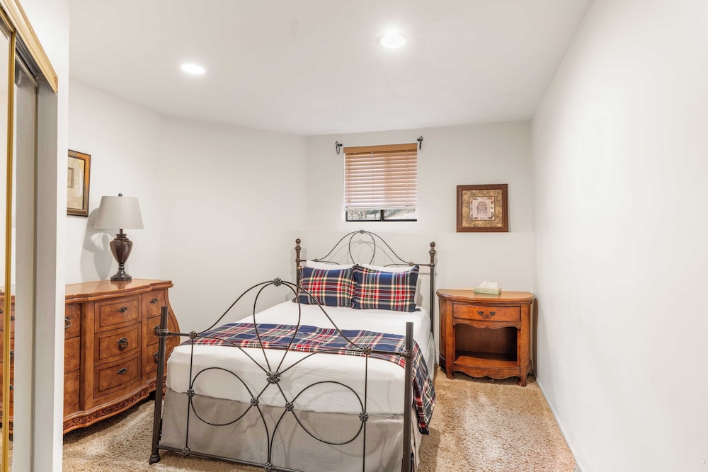 Lakeview Cabin w/ Game Room & Deck Near Ski Slopes & Trails Sleeps 20 Waterview by Avantstay