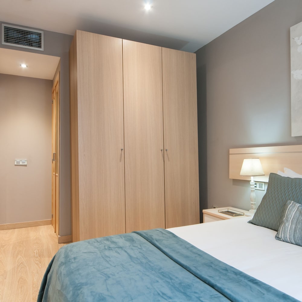 Paseo DE Gracia Modernist Apartment TWO BED TWO Bath By Myrentalhost