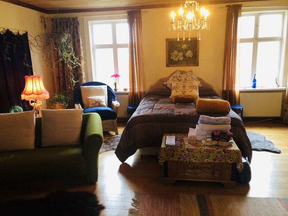 Captivating 1-bed Studio view 2
