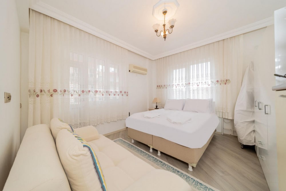 Apartment With Panoramic City View in Kepez