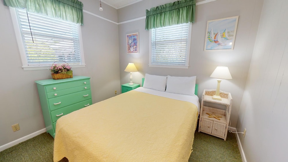 Beach Nugget by Tybee Vacation Rentals