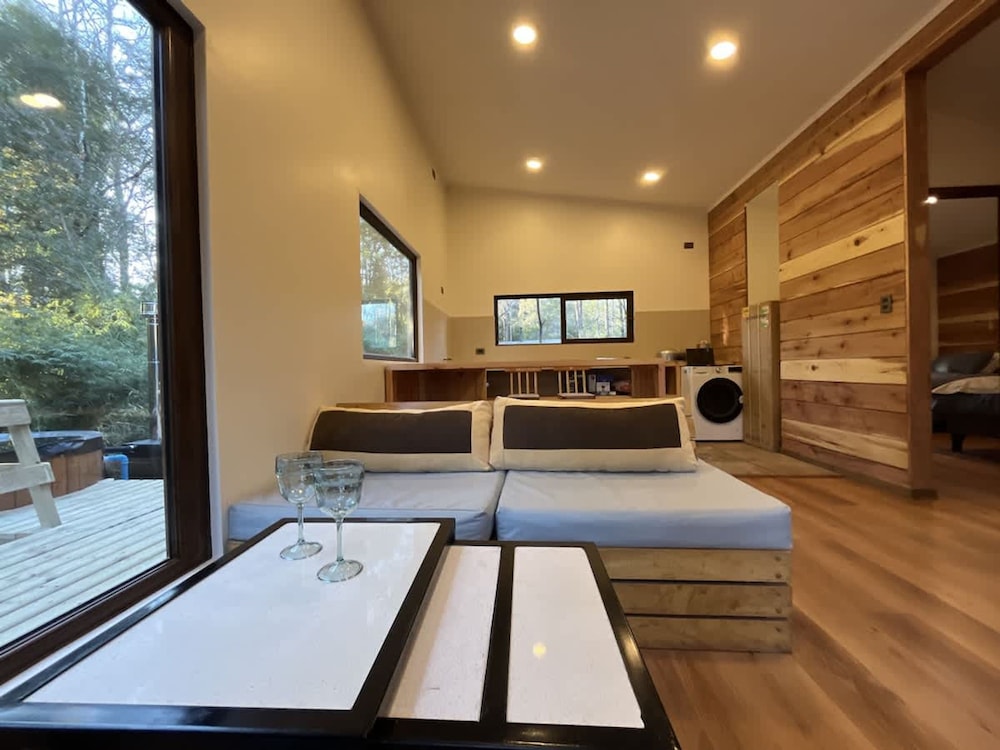 Caba a Alerce BBQ Home Office Wood Hot Tub