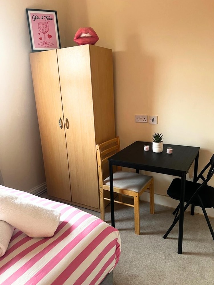 Cosy London Apartment Near Earl's Court