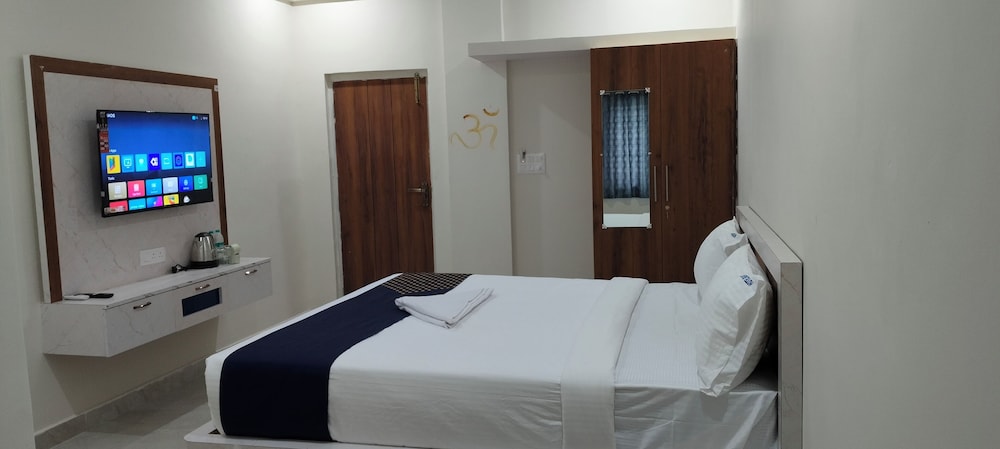 Hotel Grand Vista Nearby International Airport