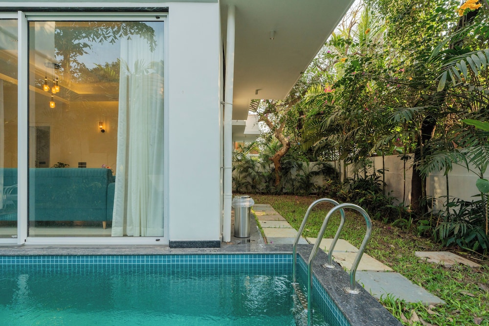 ELIVAAS Laguna Camellia | Luxe 4 BHK Villa Near Popular Beaches with Private Pool