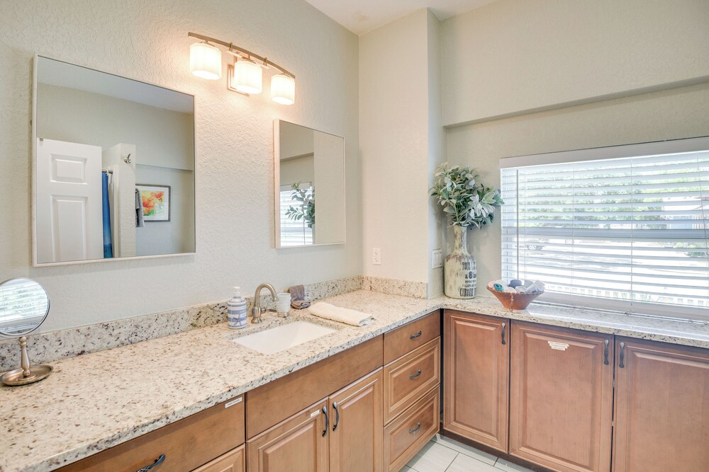 2 Blocks to Canal St: New Smyrna Beach Home