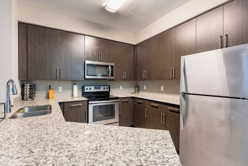 Daytona 3BR Getaway Pool, Gym, Pet Friendly