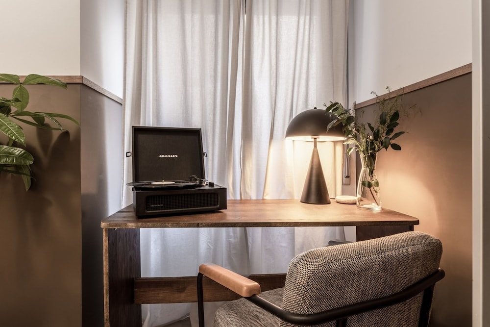 Beraldi - 1 Bedroom and Shared Pool in Trafalgar