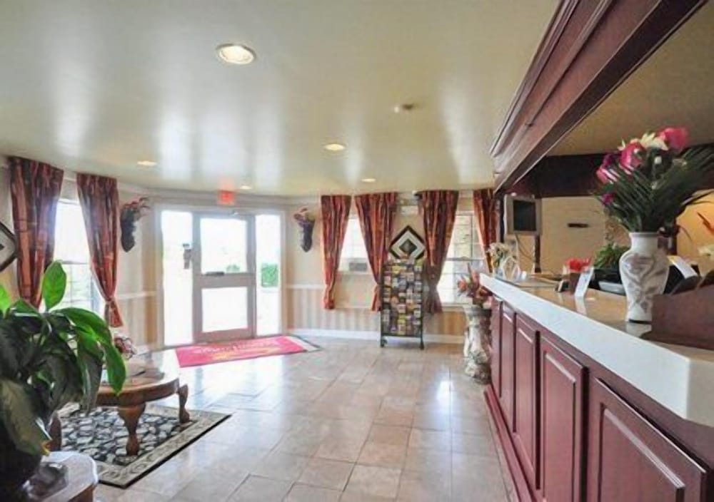 Econo Lodge Princess Anne view 4