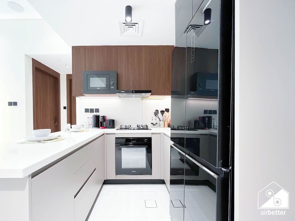 Exclusive 1BR Modern Comfort & Prime Location