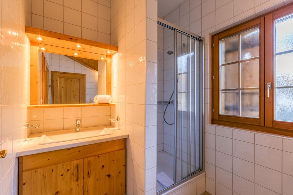 Chalet Coucou - Luxury 10 pax Chalet With Incredible Views Garage