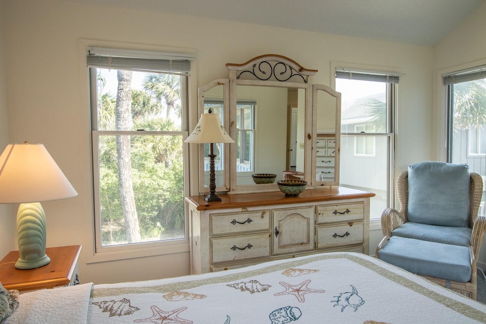 706 Whiting Road view 4