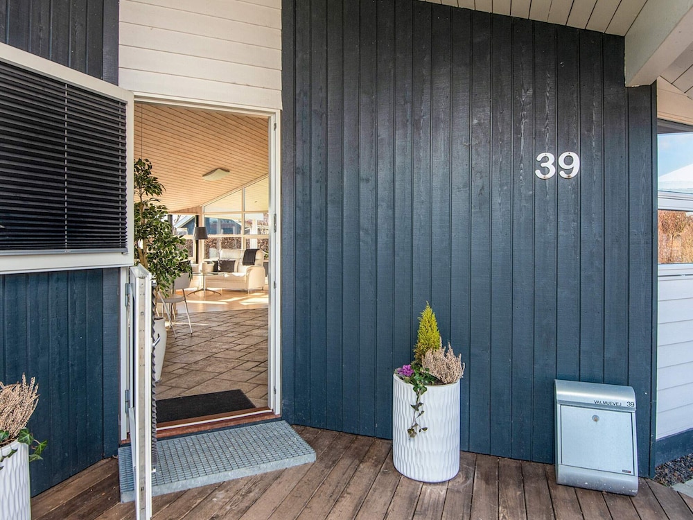 4 Star Holiday Home in Ronde