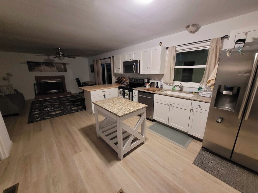 Spacious 4BR Home w/ Pool Family Friendly